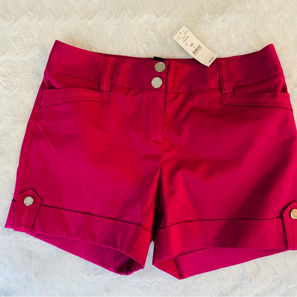 Women's dark pink WHITE HOUSE / BLACK MARKET shorts, with tag